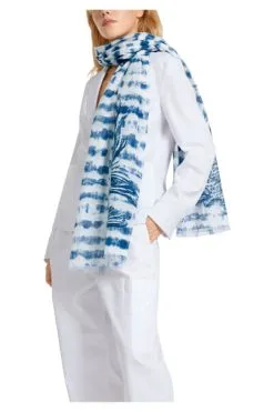 Marc Cain Schals Feiner Batik-Schal Mit Floralen Details Blue 7 Marc Cain Schals Feiner Batik-Schal Mit Floralen Details Blue -Marc Cain Geschäft 00631d51810a35b98219f2ed5a863c8b