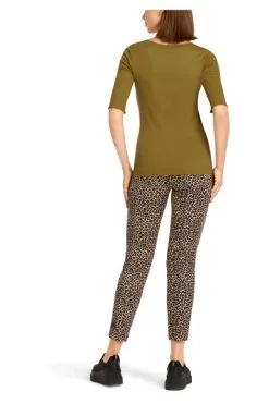 Marc Cain T-Shirts T-Shirt Mit Femininem Dekolleté Green -Marc Cain Geschäft 3f48786e3aeab24954fc84ff56802c83