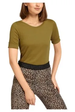 Marc Cain T-Shirts T-Shirt Mit Femininem Dekolleté Green -Marc Cain Geschäft b2a7a04f42c34b6a1e3e6184ab59cb88