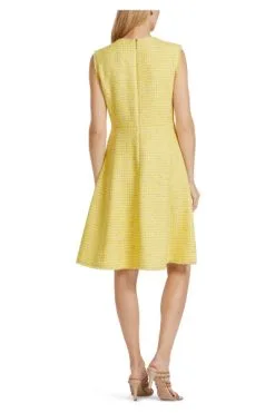 Marc Cain Freizeitkleider Ärmelloses Kleid Mit Bahnenrock Yellow -Marc Cain Geschäft fdac5bae293cae85dd6b5c86f7895623